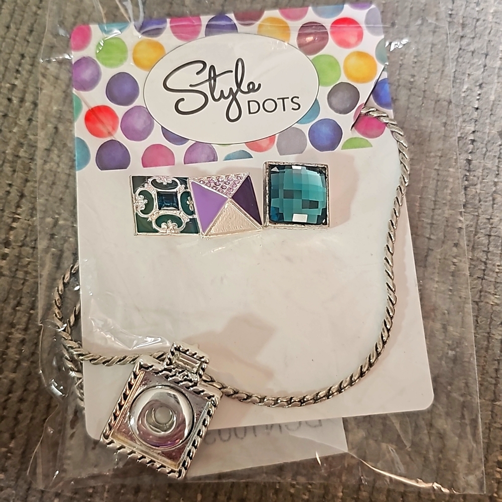 NEW STYLE DOTS SQUARE NECKLACE WITH CRYSTAL & 3 Snaps